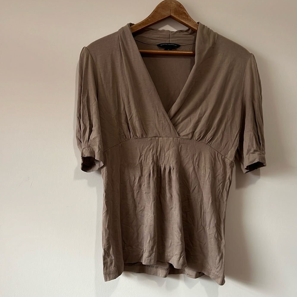 Banana republic tan short sleeve top size M